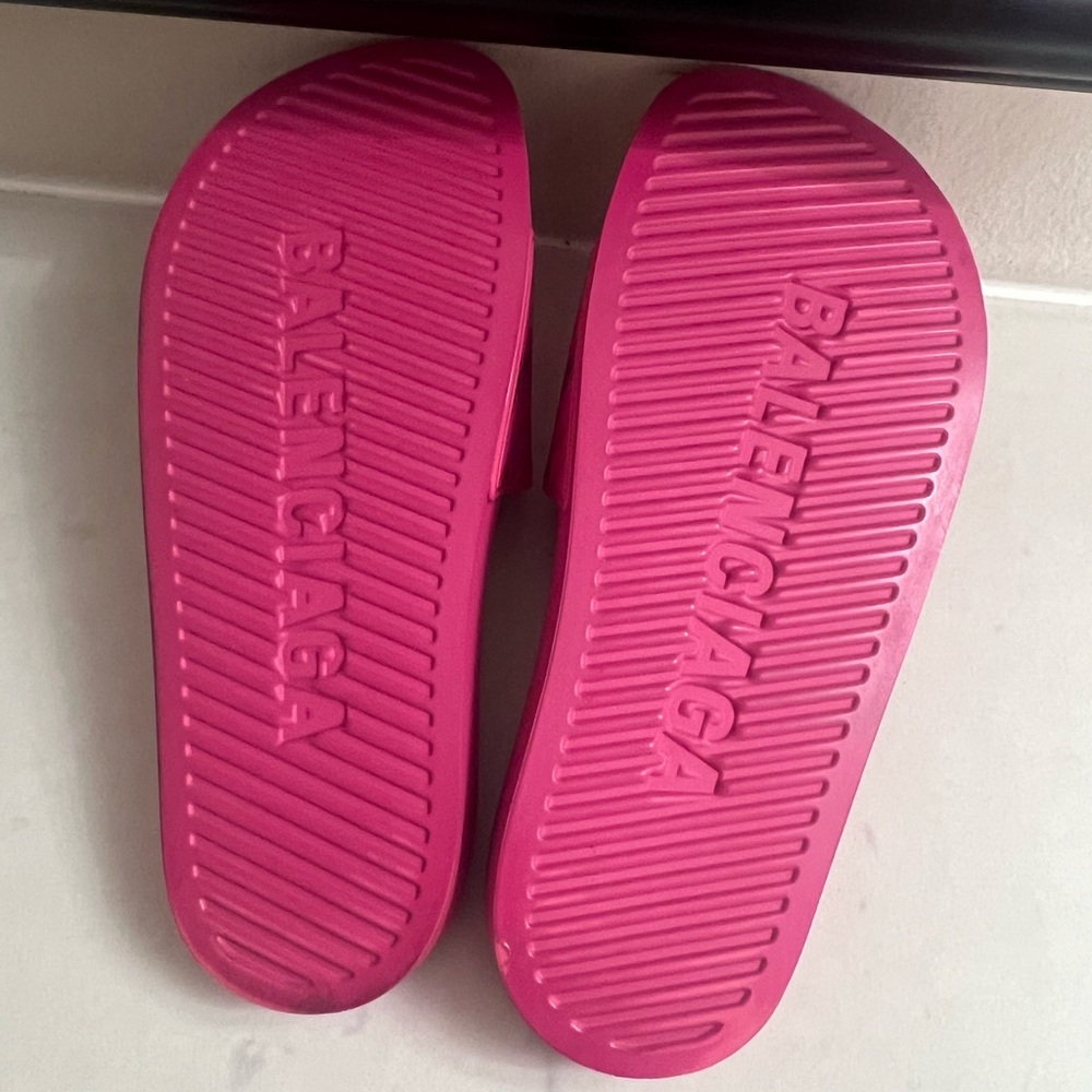 Balenciaga Vibrant Pink Logo Slides - Picture 6 of 10